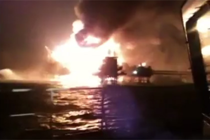 В Мексиканском заливе загорелась нефтяная платформа