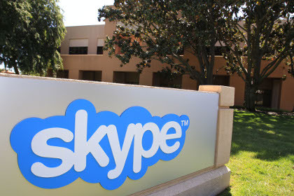 Skype временно отменил плату за звонки во Францию