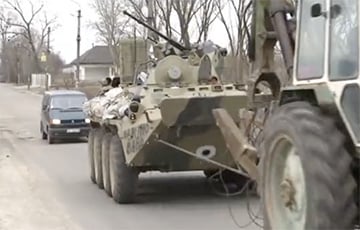 Украинские трактористы «отжали» у оккупантов РФ БТРы в Киевской области