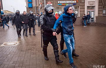 В Минске задержаны сотни человек