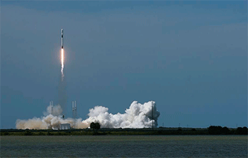 Специалисты SpaceX впервые поймали обе половины обтекателя Falcon 9