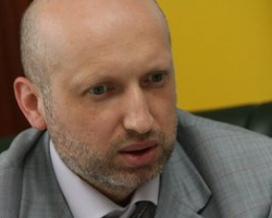 Турчинов: Украина фактически перекрыла границу с Россией