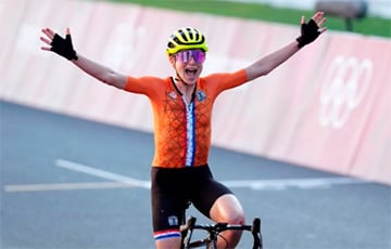 Велогонщица из Нидерландов отпраздновала победу на финише в Токио, а потом оказалось, что она только вторая