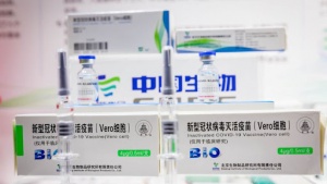 В Беларусь доставили 10 тысяч доз китайской вакцины от коронавируса из ОАЭ