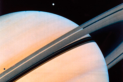 На Сатурне увидели гелиевые дожди