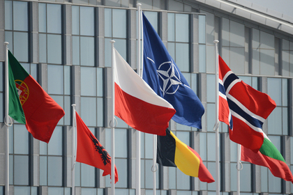 СМИ узнали о планах Москвы оставить НАТО без своего постоянного представителя