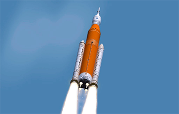 NASA провело огневые испытания первой ступени ракеты для полета к Луне