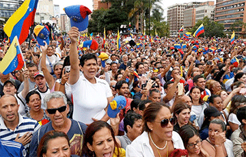 Венесуэльцы вышли на акцию против режима Мадуро