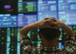 Рынок акций РФ потерял за день 3-5%