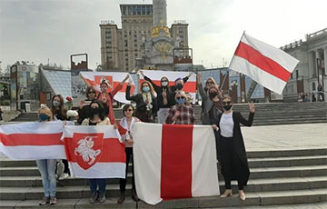 Киев и Вильнюс вышли на Глобальный женский марш солидарности с Беларусью