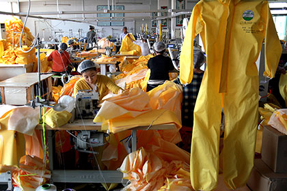 В Китае создали защищающий от лихорадки Эболы костюм