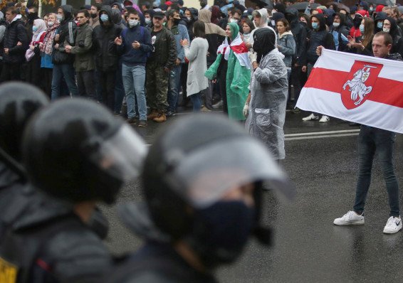 Эксперты предостерегли белорусов от радикализации протестов