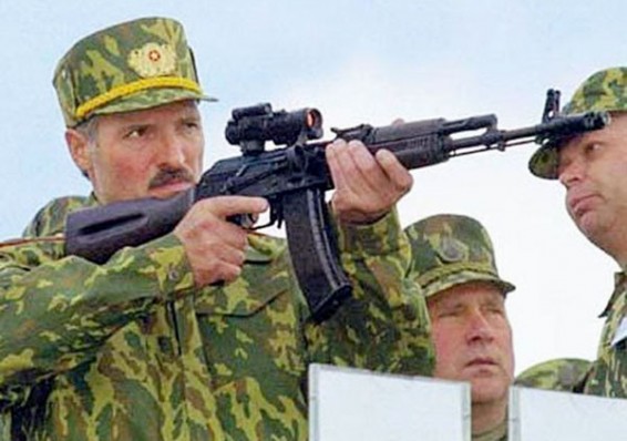 Лукашенко посетил солдатскую столовую