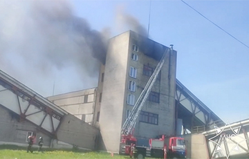 На Старобинском торфобрикетном заводе вспыхнул пожар