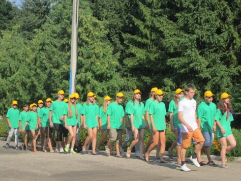 В лагерях труда и отдыха подростки летом смогут заработать не менее 250 рублей